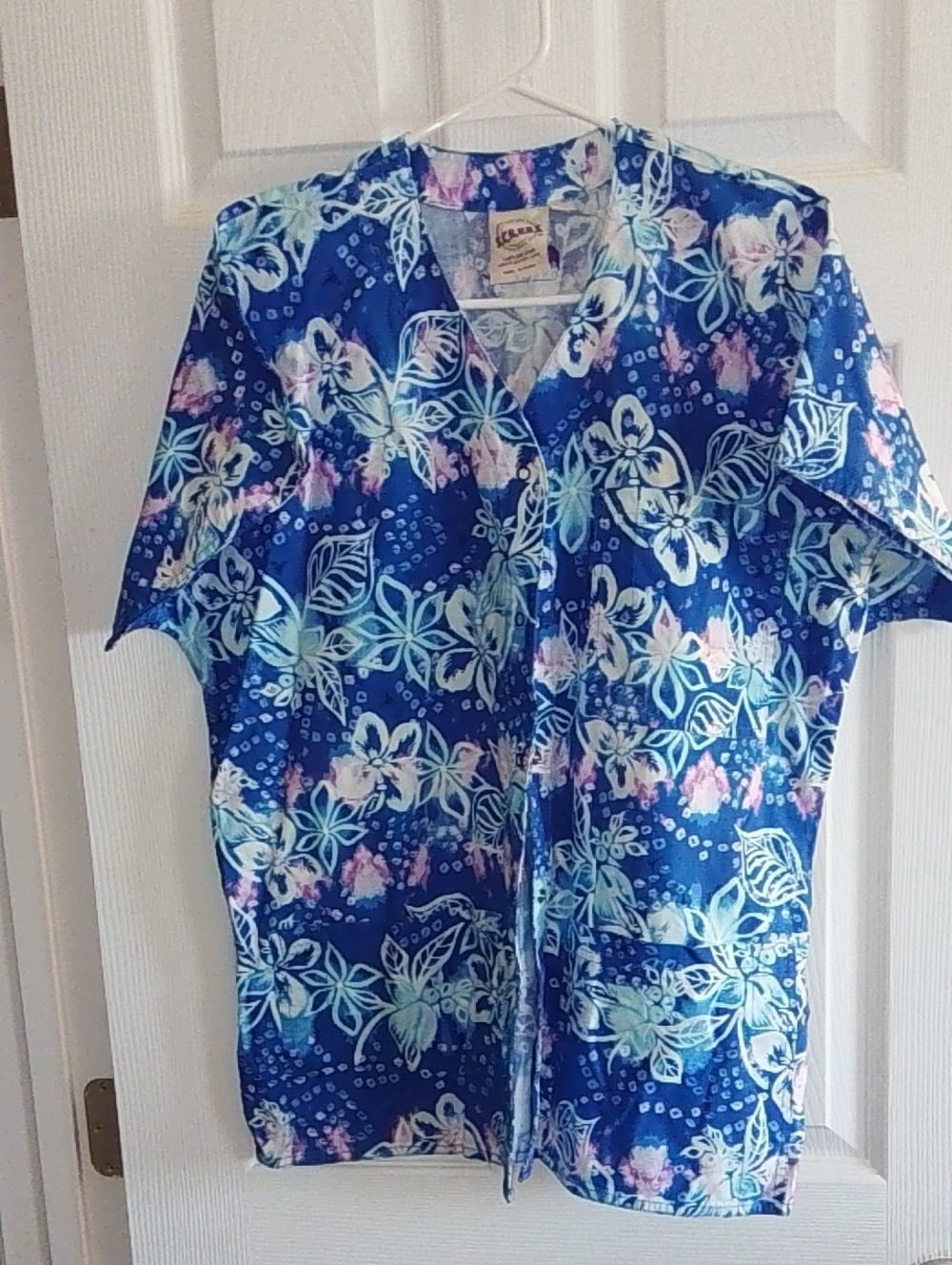 SCRUBS Blue Floral Button-Front Scrub Top